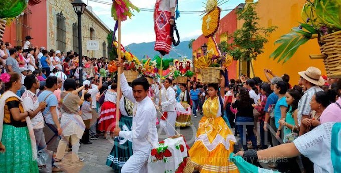 Oaxaqueños viven con alegría la octava edición de la Guelaguetza