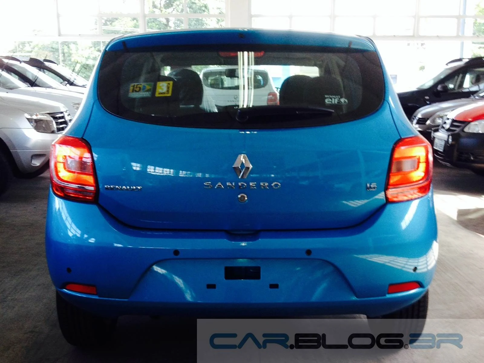 Novo Renault Sandero 2015 - traseira