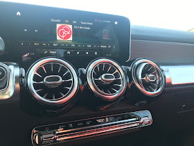 Infotainment and HVAC in 2020 Mercedes-Benz GLB 250