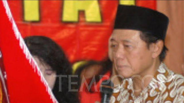 Harmoko, minister van Informatie van het Soeharto-tijdperk Dies.lelemuku.com.jpg