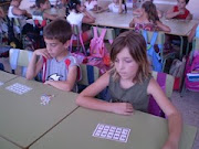 Se complementa el bingo de multiplicar con palabras relacionadas con la localidad.