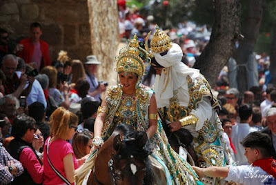 Capitanes del bando Moro en las fiestas de Caravaca que coinciden con la de los Caballos del vino