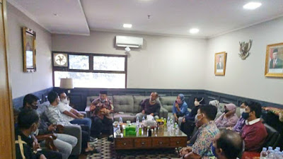 Warga Korban Gusuran JORR II Berdialog Dengan Wakil Ketua DPRD dan DPR RI