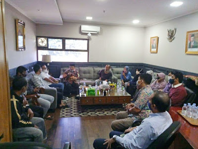 Warga Korban Gusuran JORR II Berdialog Dengan Wakil Ketua DPRD dan DPR RI