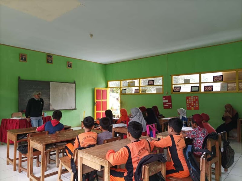 Rumah Baca Nurul Jihad Parang Bebbu Kunjungi SD Inpres Cengkong