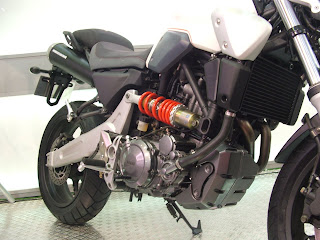 Streetfighter motorcycle from YAMAHA show Type R6 
