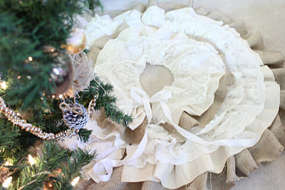 CHRISTMAS TREE SKIRT GIVEAWAY