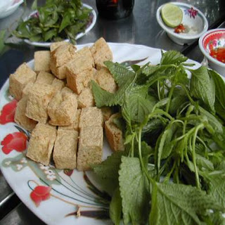 hanoi peddled wares