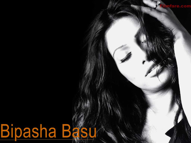 Sexy Bolly Actress Bipasha Basu Photos