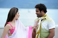 TAMANNA CUTE STILLS FROM OOSARAVELLI