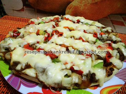 RESEP PIZZA KEJU SAUS BARBEQUE ALA RUMAHAN - Aneka Resep 