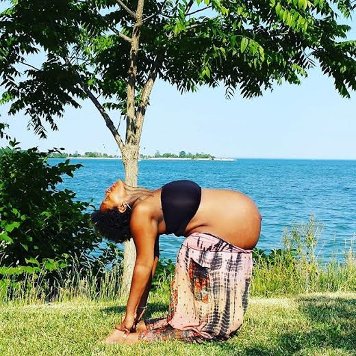 Photos: Check out this heavily pregnant woman