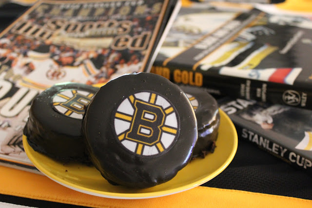 Boston Bruins black and gold hockey puck-cakes