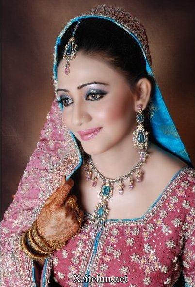  Pakistani Beautiful Bridal Collection - Bridal Makeup And Maang Tikka Jewelry