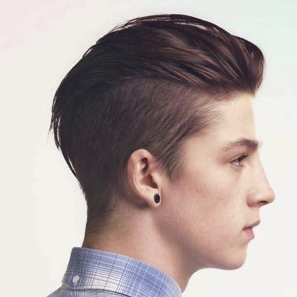 Model potongan  gaya rambut  rockabilly yang lagi ngetrend 