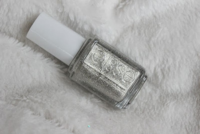 Essie Festive Fingertips Beauty Box