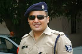 shivdeep-landay-police-officer