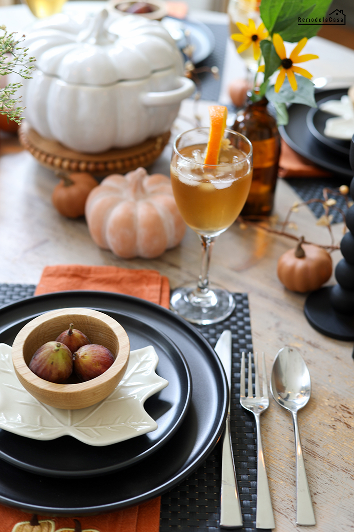 a beautiful tablescape in the deep, warm colors of autumn