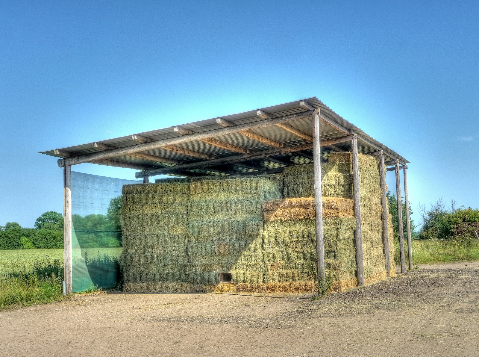 P1130657_1_2_3_4_5_6_tonemapped.JPG