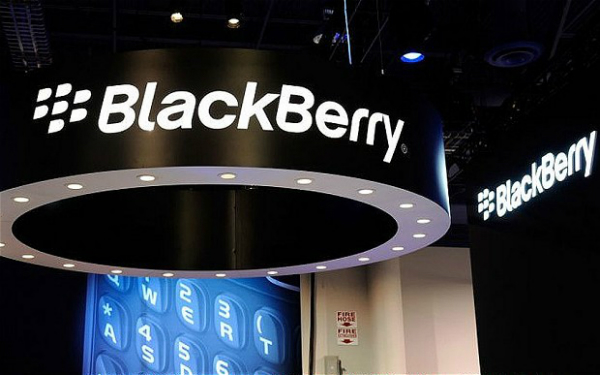 All details and pictures about the new BlackBerry phone DTEK50