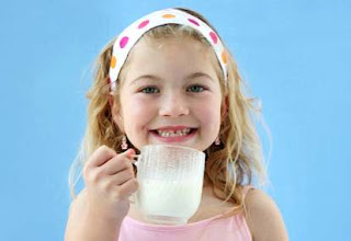 Mana Yang Lebih Sehat, Susu Sapi Atau Kambing ?? [ www.BlogApaAja.com ]