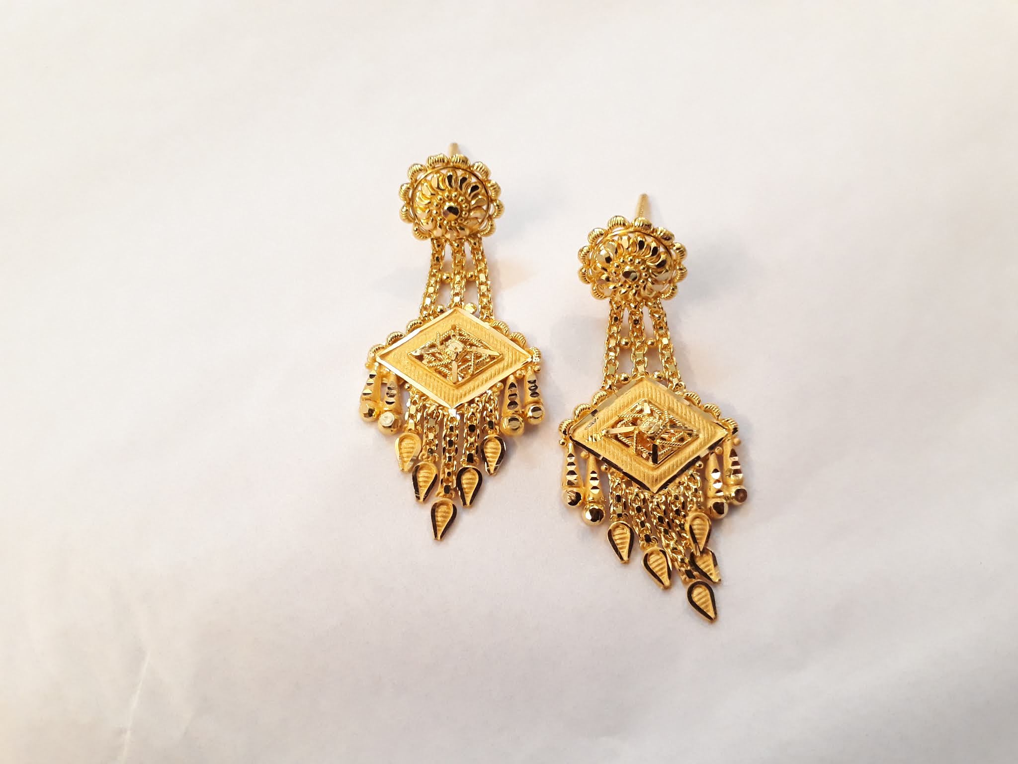 Gold Earrings designs,gold hoop earrings,gold drop long earrings,gold pinjada jhumka designs,gold chandbali earrings,gold Ear studs designs,Party wear earrings,Daily Wear gold earrings,fancy earrings designs,Latest new modles gold earrings,gold earrings huge designs,bridal gold earrings,gold studs designs,light weight gold earings designs,latest gold earings,daily wear gold stud designs,gold ear studs designs,Bridal Gold Long Earring Designs,latest ear studs