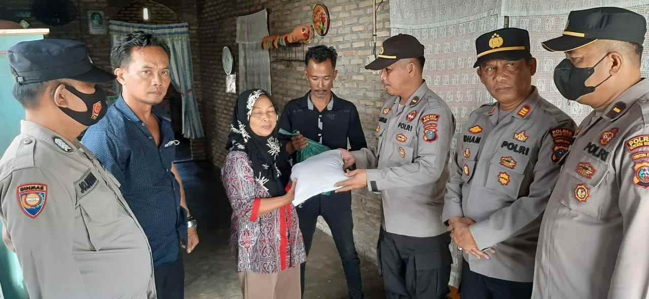 Lagi, Polsek Firdaus Polres Sergai Bagikan Bansos