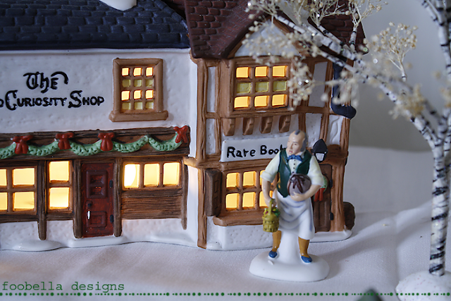 Dickens Christmas Village via www.foobella.blogspot.com