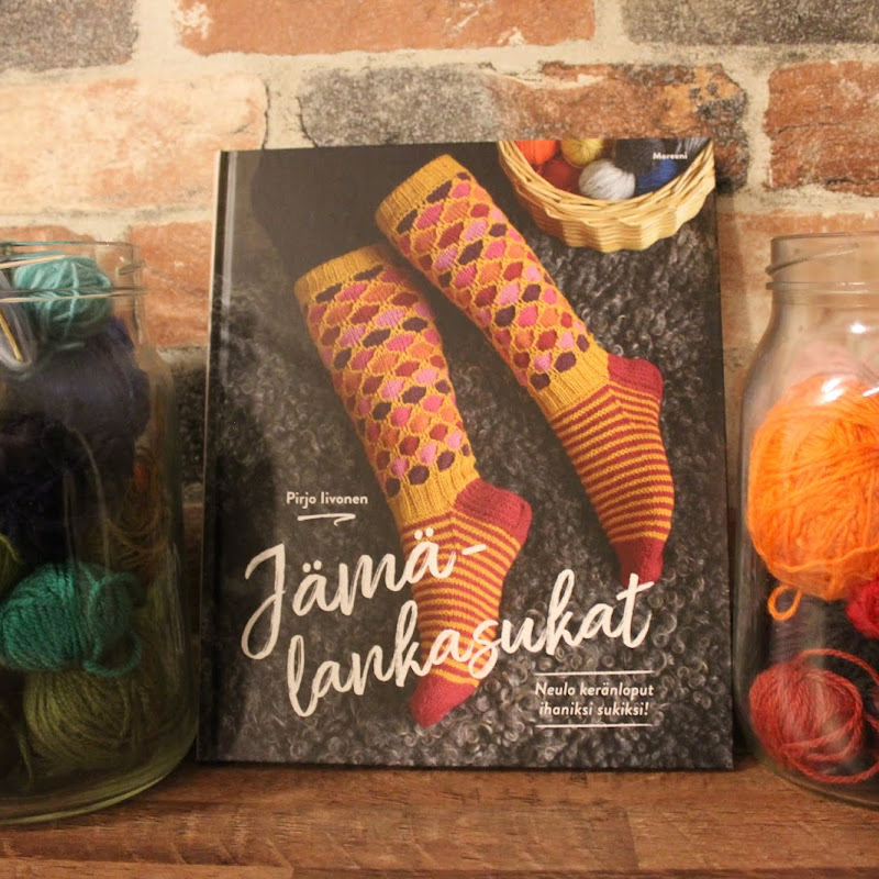Kirja-arvostelu: Jämälankasukat