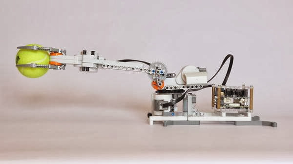 BrickPi Turns Your Raspberry Pi into a LEGO Robot