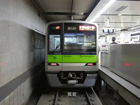 【都営車が京王線新宿駅に！】10-300形410F・420Fの各停　高幡不動行き