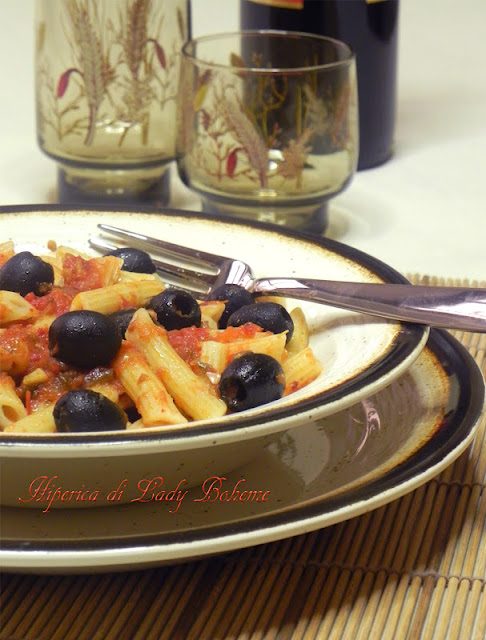 hiperica_lady_boheme_blog_di_cucina_ricette_gustose_facili_veloci_penne_all%27_arrabbiata