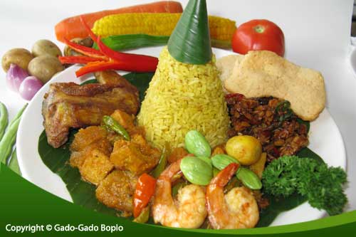 Nasi Kuning untuk Acara Hajatan