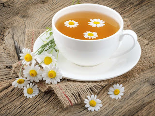 cara menghilangkan kelemumur cuka dan teh chamomile