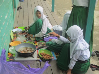 Bemasakan Sebelum Pengukuhan Kelas VI Tahun Pelajaran 2015/2016