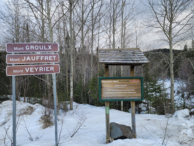 Stationnement pour le mont Provencher