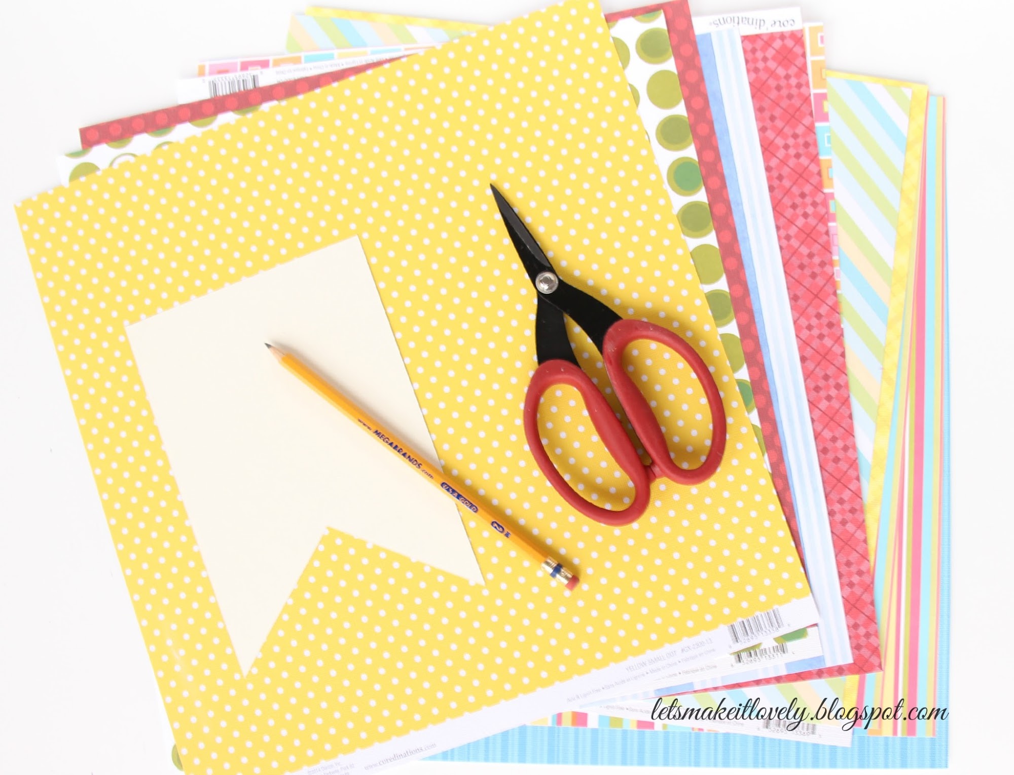 DIY Birthday Decor. DIY Colorful Bunting Banner. 