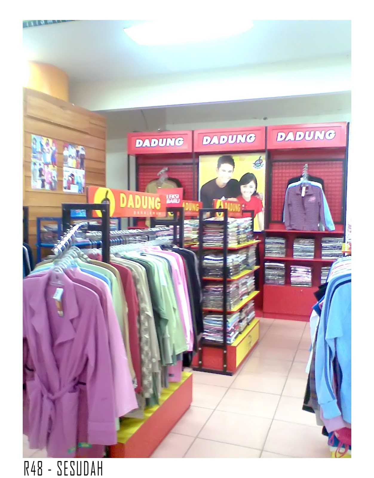 Peralatan Display Toko  Baju  Populer