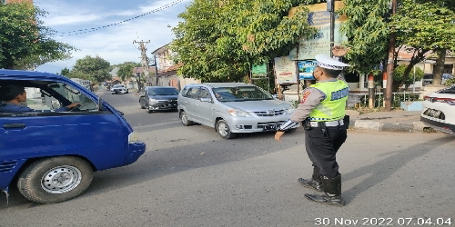 Sinergritas Kepada Masyarakat, Satlantas Polresta Serkot Laksanakan Pengaturan Pagi