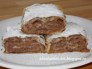 http://absolutdelicios.blogspot.ro/2015/10/strudel-cu-mere.html