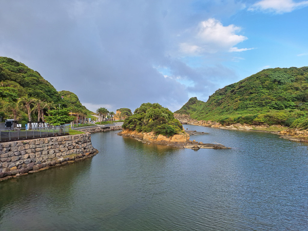 基隆中正和平島地質公園賞奇石守護岩、玩水，等嶼亭眺望基隆嶼