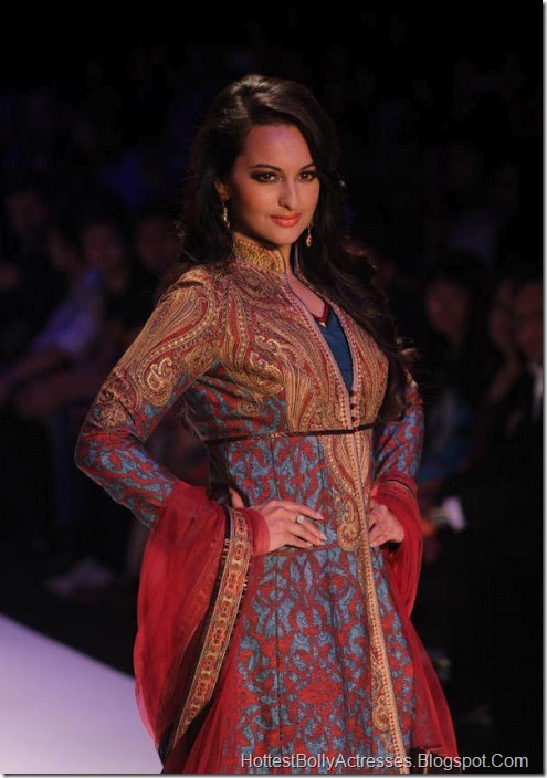 Sonakshi Sinha Hot Pics on Ramp 3