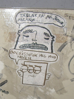 Táblák, falak, buszok, ablakok... bocsássatok meg mind nekem, street art, Budapest, Magyarország, Hungary, matrica, vicc, vicces,  belváros