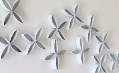 Os rolos de papel higiênico e papel toalha são ótimas opções para criar peças artesanais diferenciadas.