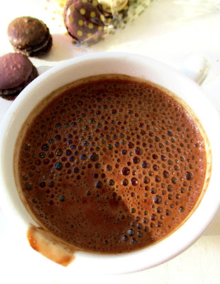 Chocolat Chaud Épicé à l'Ancienne