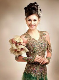 Foto Model Baju Pengantin Untuk Kulit Gelap
