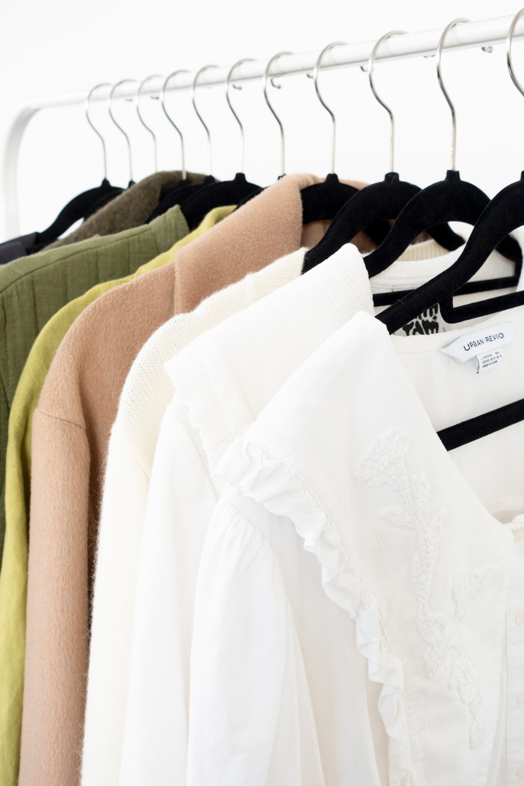 How to Create a Wardrobe Colour Palette