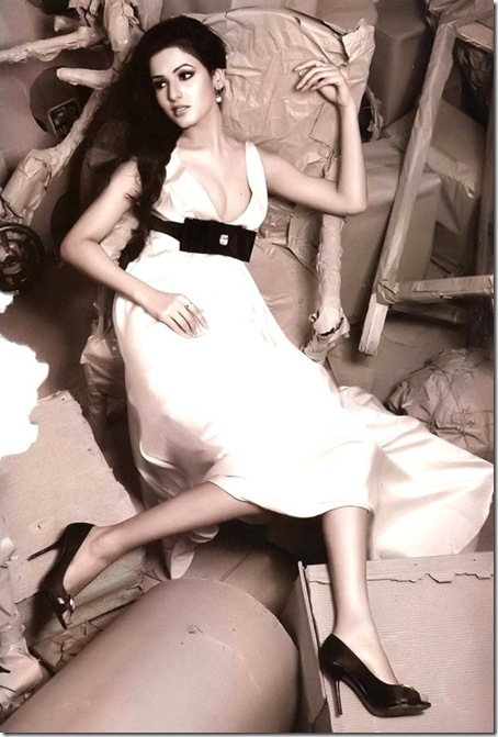 Sonal-Chauhan-Hot-For-Man-Magazine-Shoot-2
