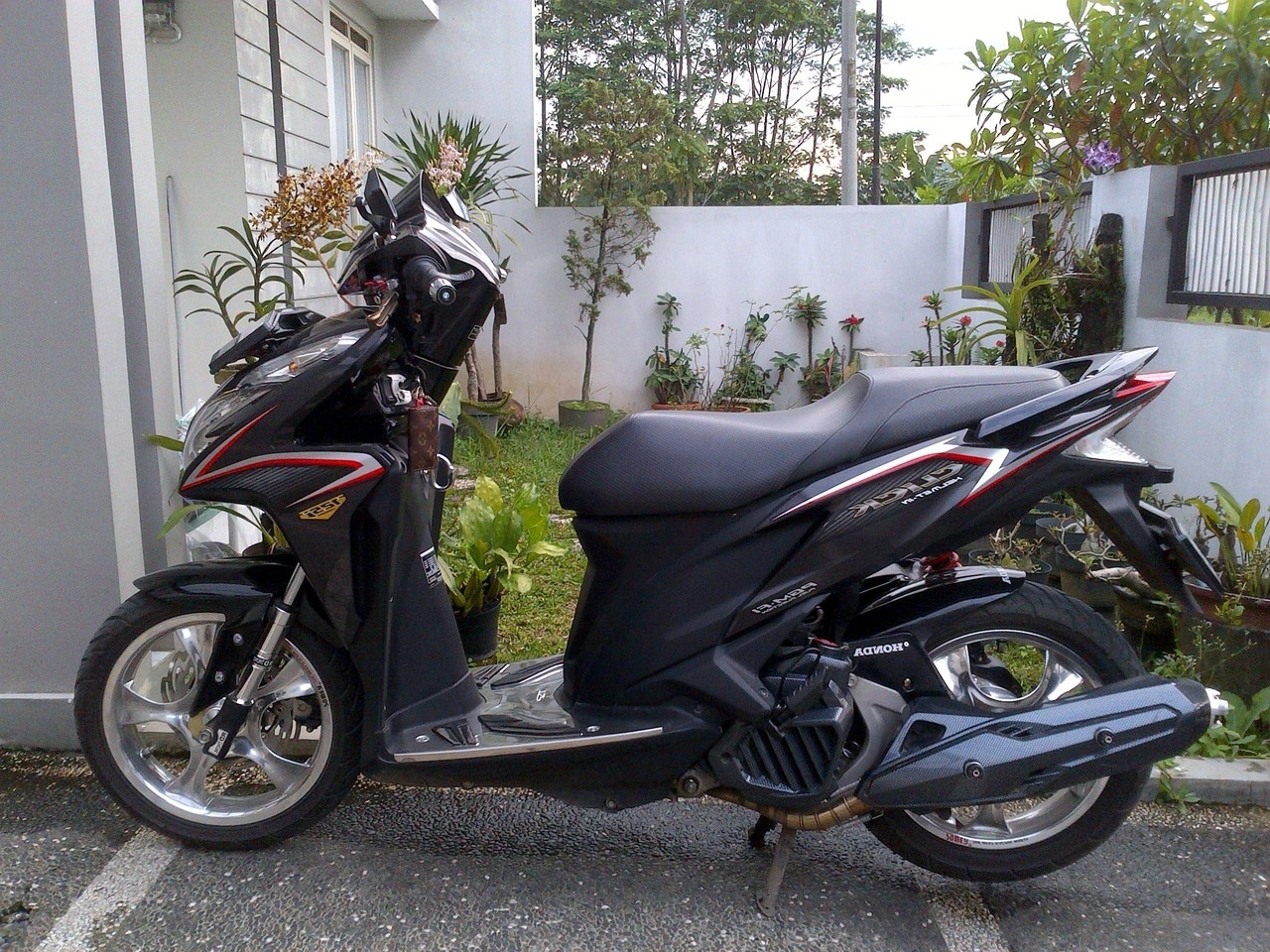 Download Koleksi Modifikasi Motor Vario Honda Terupdate Velgy Motor