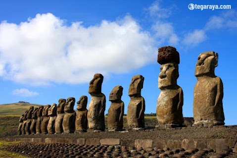 karya seni terkenal patung moai di Pulau Paskah